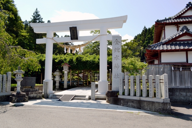 金蛇水神社