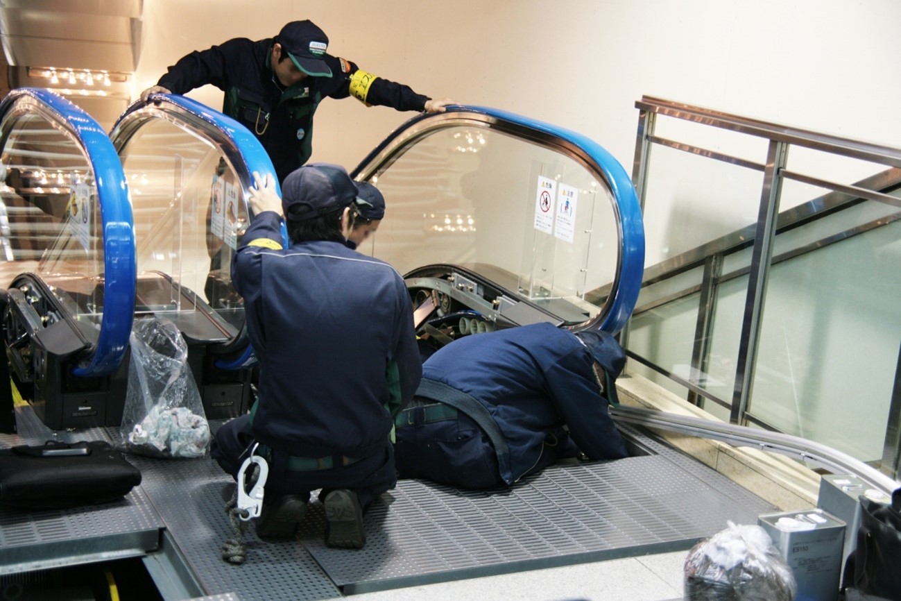 エスカレーターの保守点検