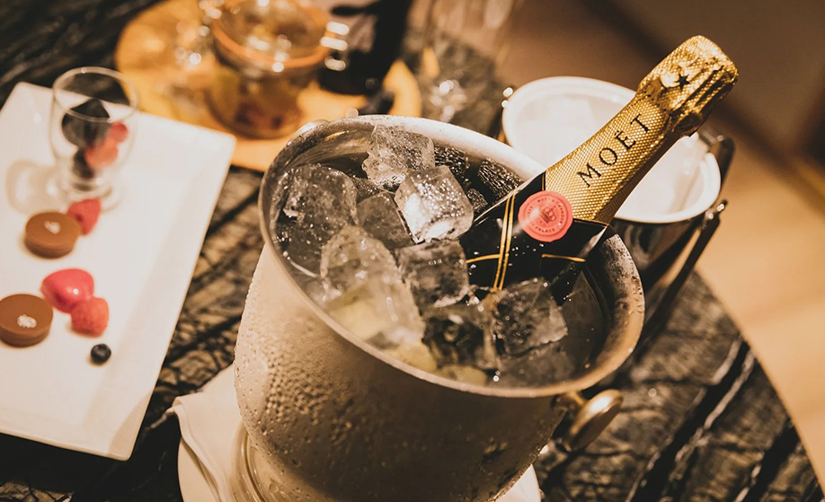 高級ラウンジに香り